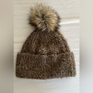 Aritzia wool hat